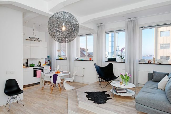 Дизайн на едностаен апартамент с комбинирана кухня в стил Арт Нуво