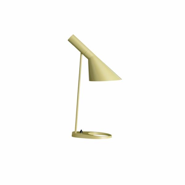 Duńskie meble designerskie Arne Jacobsen aj lampa żółta
