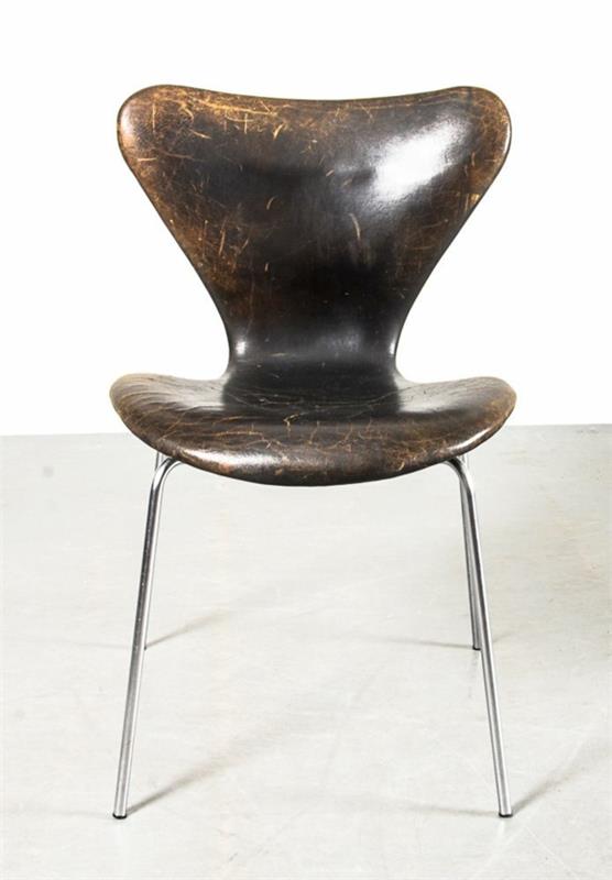 Meble duńskiego designu Krzesło Arne Jacobsen