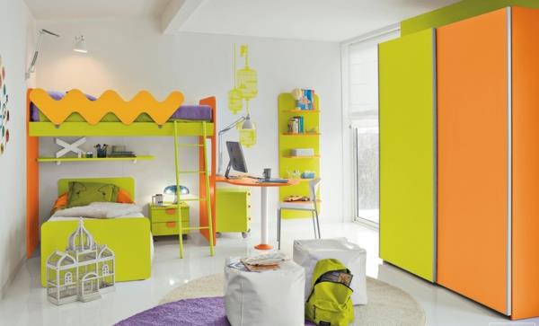 podwójne łóżka pokój dziecięcy kolorowe wnętrze zielony pomarańczowy fioletowy