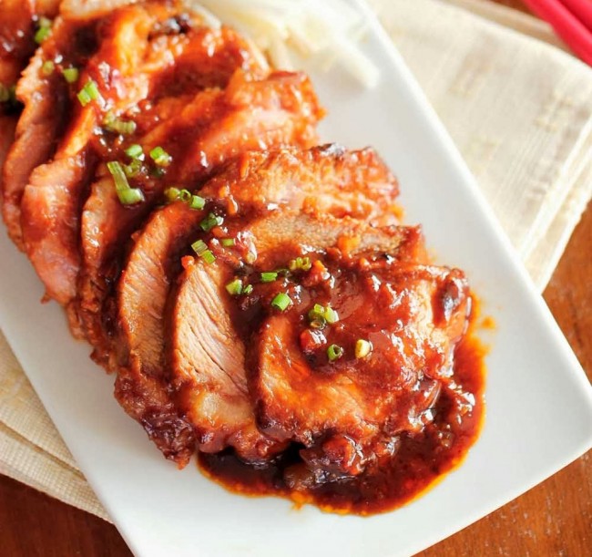Фурна с микровълнова функция. Свински плешки на скара в японски стил. Когато готвите месо в микровълнова, дайте предпочитание на месо с високо съдържание на мазнини - по този начин няма да получите пресушено и жилаво ястие.