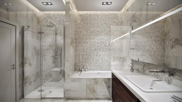 Baignoire à encastrer, carrelage salle de bain, douche de plain-pied