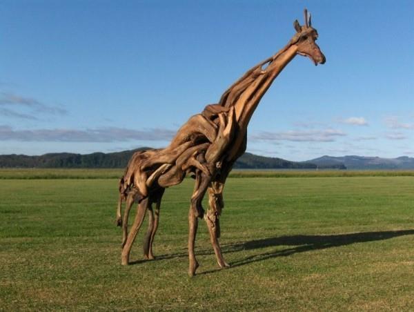 une girafe - type d'environnement moderne