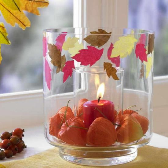 prosta jesienna dekoracja lampion kwiatowa świeca filarowa