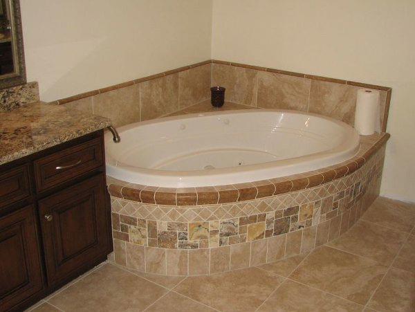 baignoire d'angle encastrable carrelage salle de bain beige