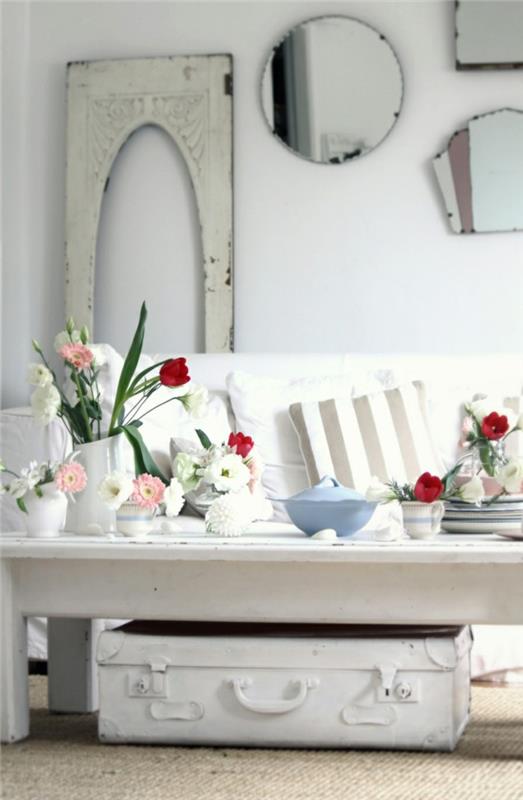 pomysły na umeblowanie vintage dekoracje kwiatowe białe ściany