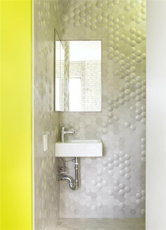 Aménagement d'un T1 Cabine de douche miroir mural petit lavabo
