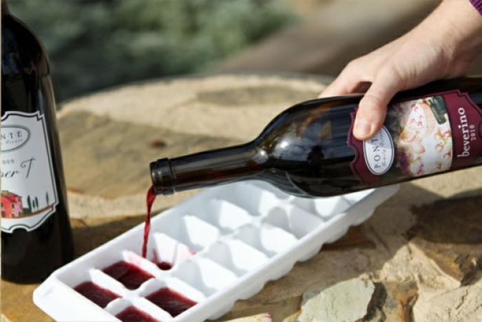 letnie przepisy taca na kostki lodu wino