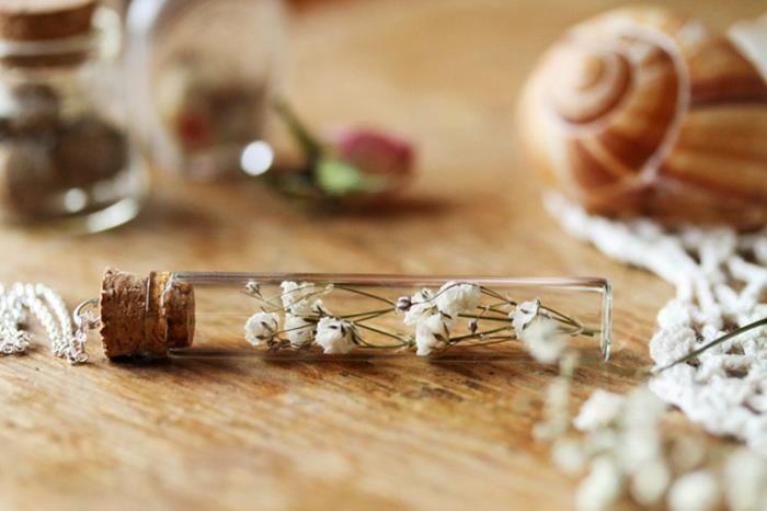 bijoux elfe collier fait main pendentif en argent bouteille en verre liège fleurs d'été séchées