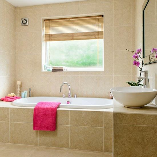 relaksujący ręcznik kąpielowy do zabudowy w wannie różowa umywalka