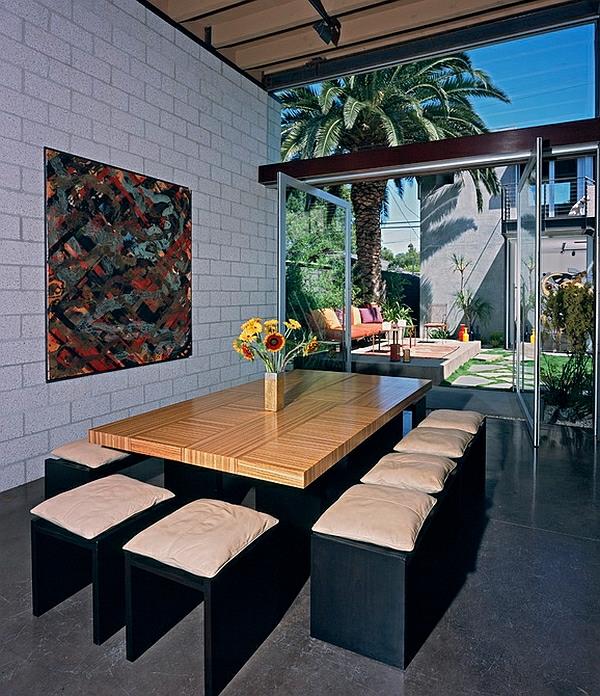 salle à manger moderne mobilier design avec un aspect bois simple et minimaliste