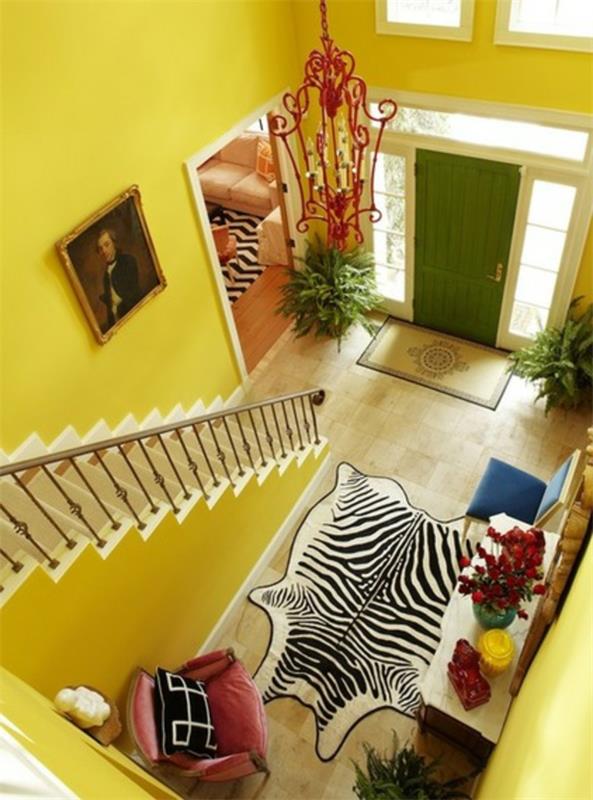kolor korytarz żółty klatka schodowa