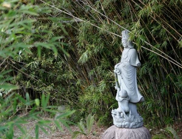 statue chinoise de bambou de jardin feng shui