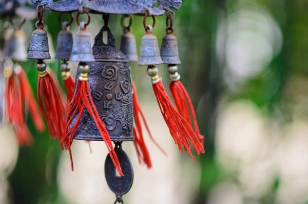 feng shui jardin carillon éolien cloches chinois