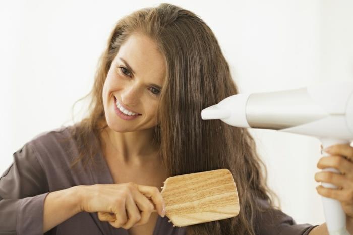włosy przetłuszczające się wskazówki dotyczące rozwiązywania problemów suszenie włosów