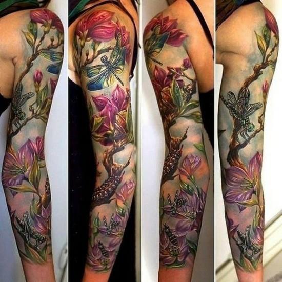 idées de tatouage à manches florales pour les femmes