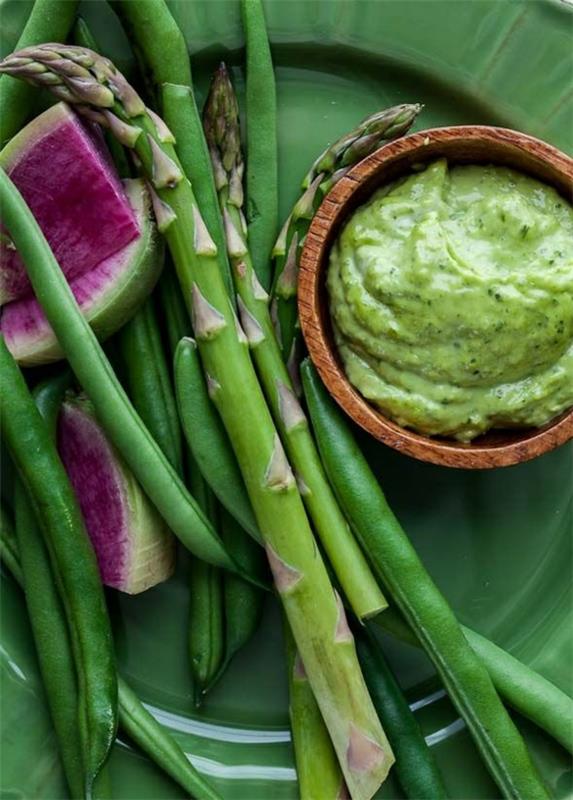 recettes de printemps plats végétariens plats d'asperges soupe de légumes