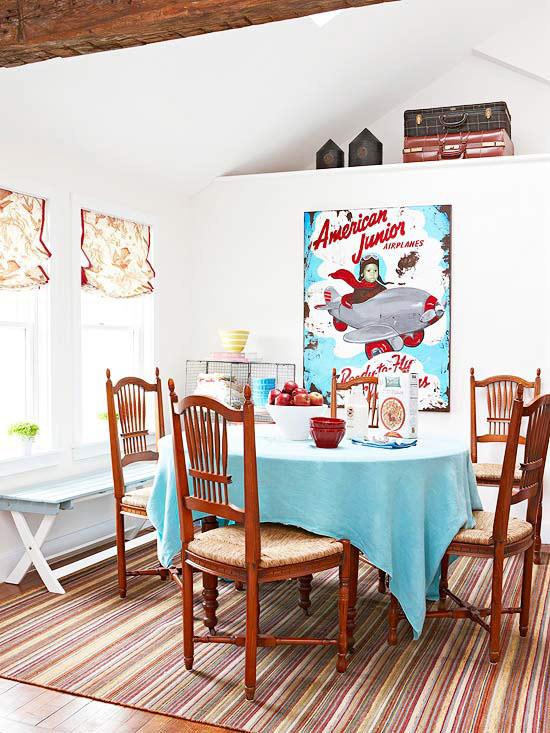frais et chic avec des poutres de plafond ouvertes bleues