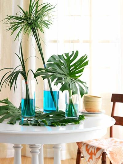 idées d'été fraîches feuilles de palmier vase décoration de table