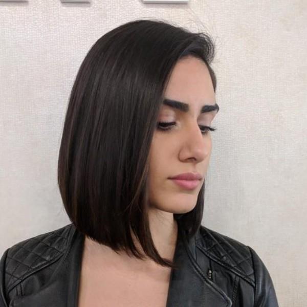 coiffures cheveux fins - cheveux bruns jusqu'aux épaules