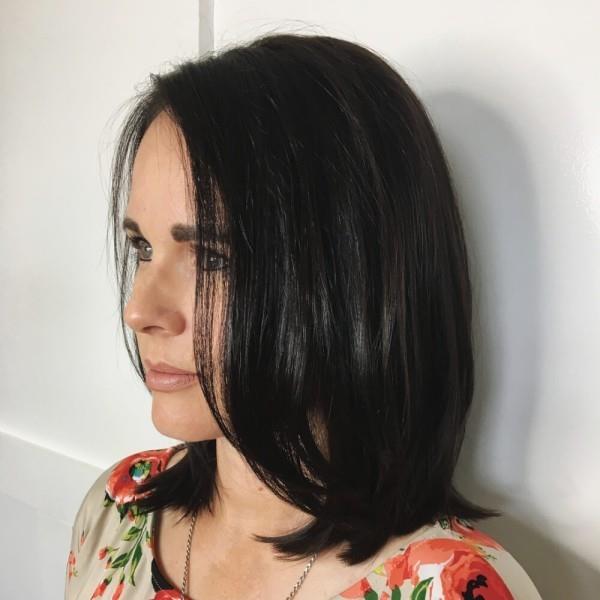 coiffures cheveux fins - cheveux noirs brillants