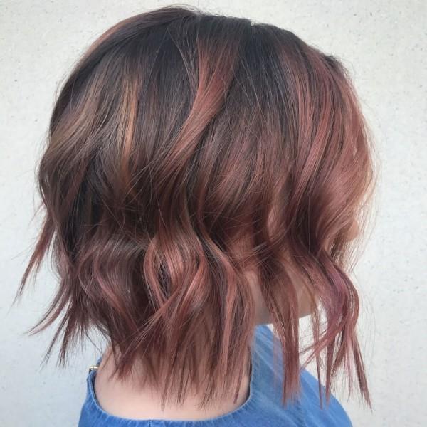 coiffures cheveux fins - idées frisées en rose