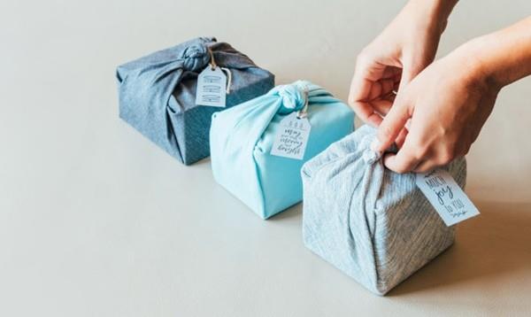 emballage de cadeaux en tissu furoshiki
