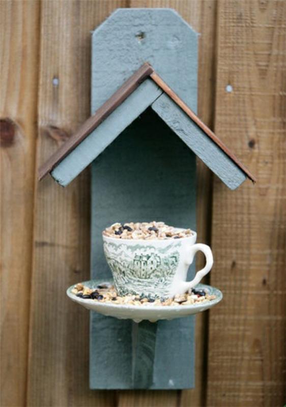 mangeoire à oiseaux tasse à thé assiette jardin