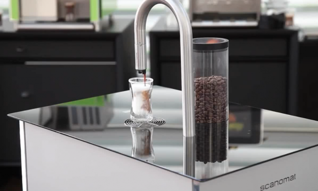 Diese smarte WLAN-Kaffeemaschine mit eigenem Speicher kann nicht nur morgens Kaffee für Sie zubereiten, sondern sich auch Ihre Vorlieben für die Stärke und das Volumen des Getränks merken