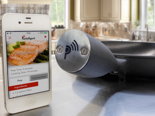 Gadgets für Küche und Haushalt: Die smarte Bratpfanne arbeitet mit einer speziellen Anwendung zusammen, bei der Sie bestimmte Parameter einstellen müssen, bevor Sie etwas in die Pfanne geben