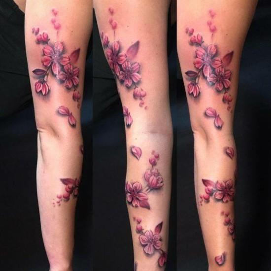 idées de tatouage de fleurs de cerisier à manches longues