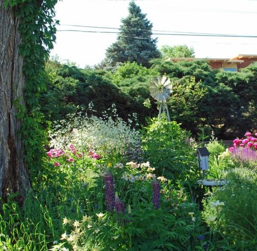 Jardinage et aménagement paysager traditionnellement planter des fleurs herbe traditionnellement