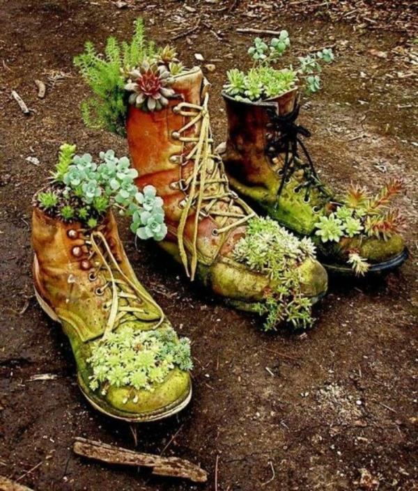 idées de décoration de jardin créer des chaussures de sport parterre de fleurs