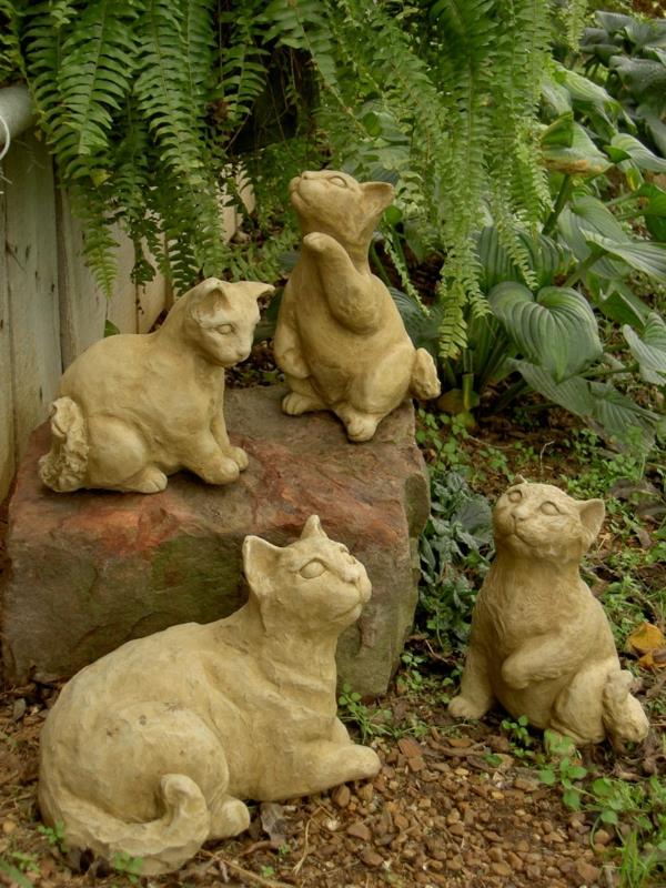 figurines de jardin chats jardin design gartendeko