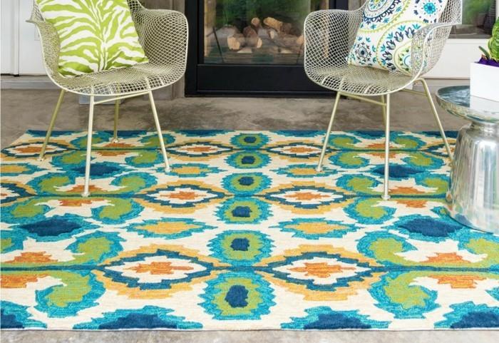 pomysły na projektowanie ogrodów kolorowy dywan rzucać poduszkami kwiatowy wzór