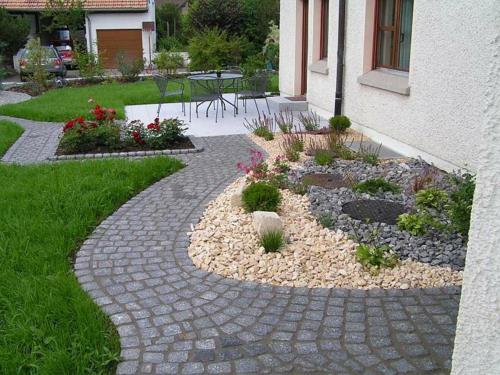 idées d'aménagement de jardin aménagement de jardin avant avec aménagement paysager en gravier trottoir en pierre