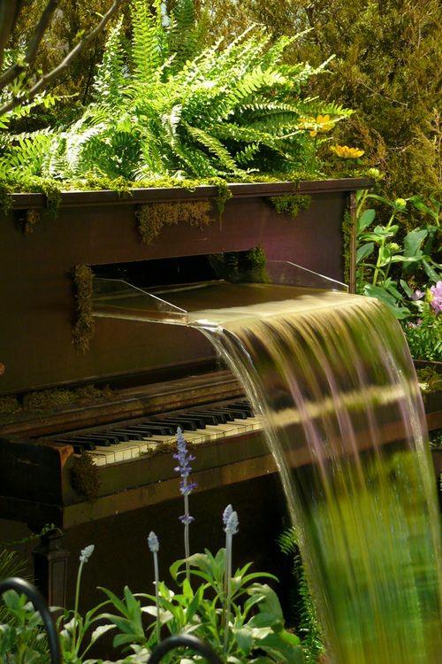 idées de meubles de jardin meubles d'extérieur artistique vieux piano cascade