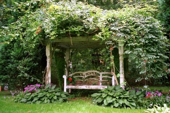 meubles de jardin banc de jardin rustique pergola arbustes fleurs