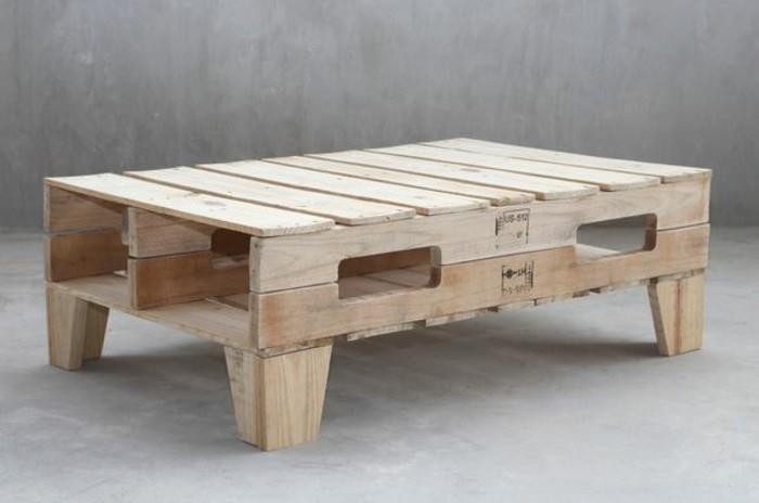 salon de jardin en palette table d'appoint