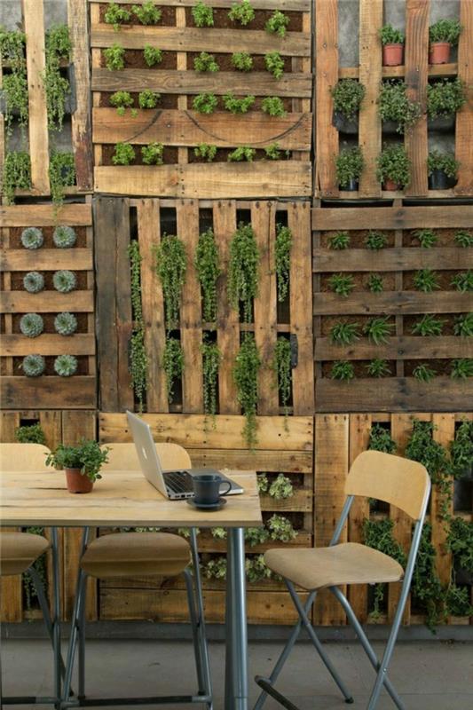 salon de jardin en palettes jardin vertical