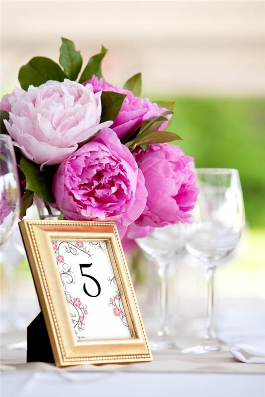 dekoracje na przyjęcie w ogrodzie pomysły na dekorację stołu kwiaty wesele
