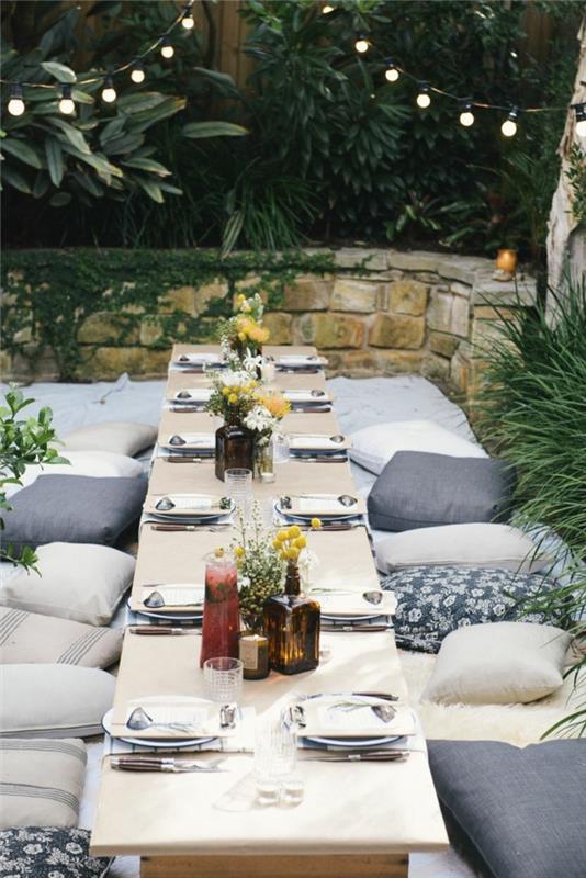 dekoracja na przyjęcie ogrodowe dekoracja stołu poduszka na siedzenie pomysły na ogród party
