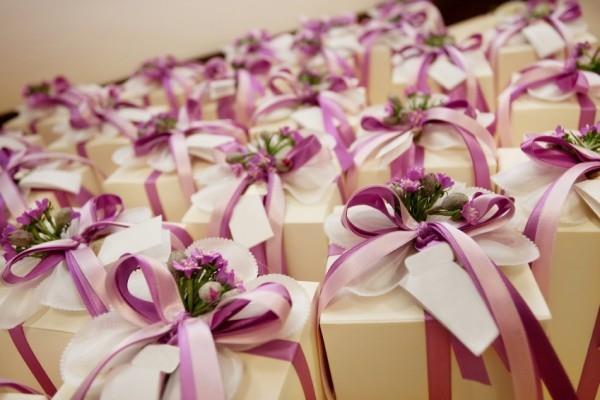 Twórz własne kartonowe pudełka na prezenty ślubne