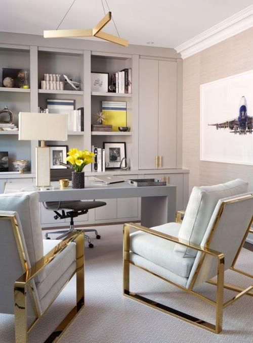 accents jaunes dans le bureau à domicile inspiration de bureau mobilier élégant fauteuil confortable table de travail gris beige