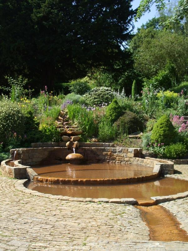 geometryczny układ ogród projekt fontanna system wodny