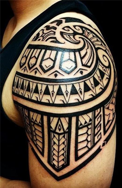 tatouage de motifs géométriques tatouage tribal maori