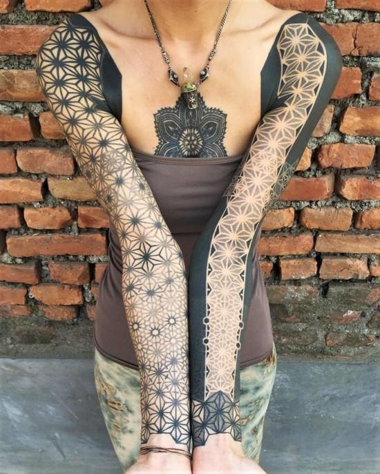idées de tatouage à manches géométriques pour les femmes
