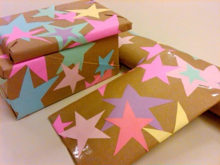 papier do pakowania świąteczne pomysły na majsterkowanie kolorowe gwiazdki