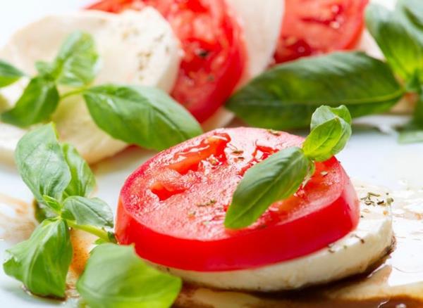 perte de poids plus saine tomate basilic mozzarella