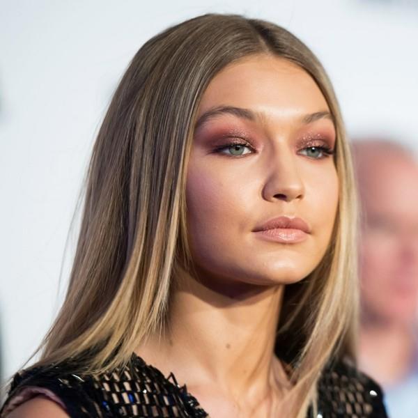 gigi hadid burgundowe smokey eyes